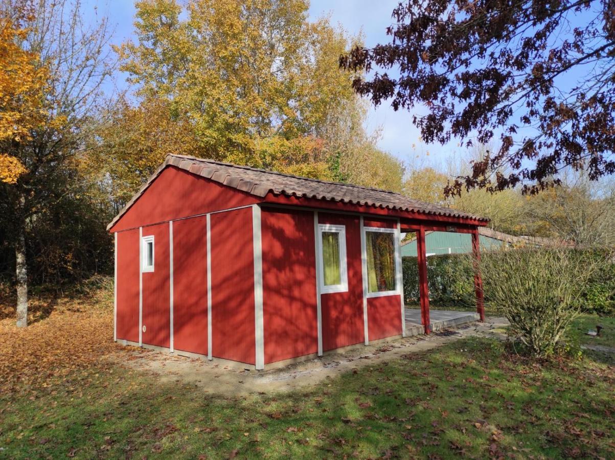 Chalet Simple Au Camping L'Etruyere Au Lac La Tardiere Exterior foto