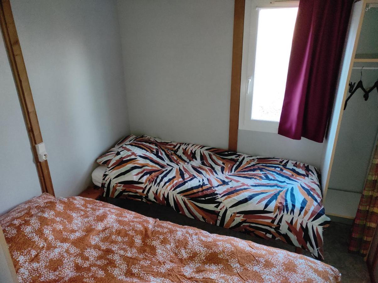 Chalet Simple Au Camping L'Etruyere Au Lac La Tardiere Exterior foto